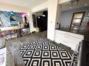 Kitchen- click for photo gallery